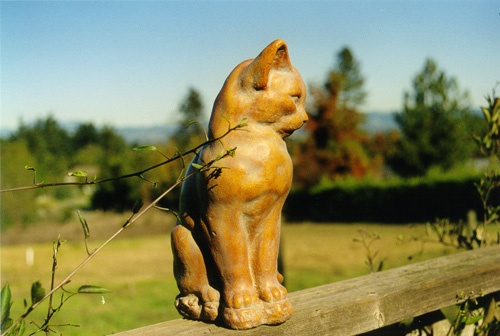 cat statue